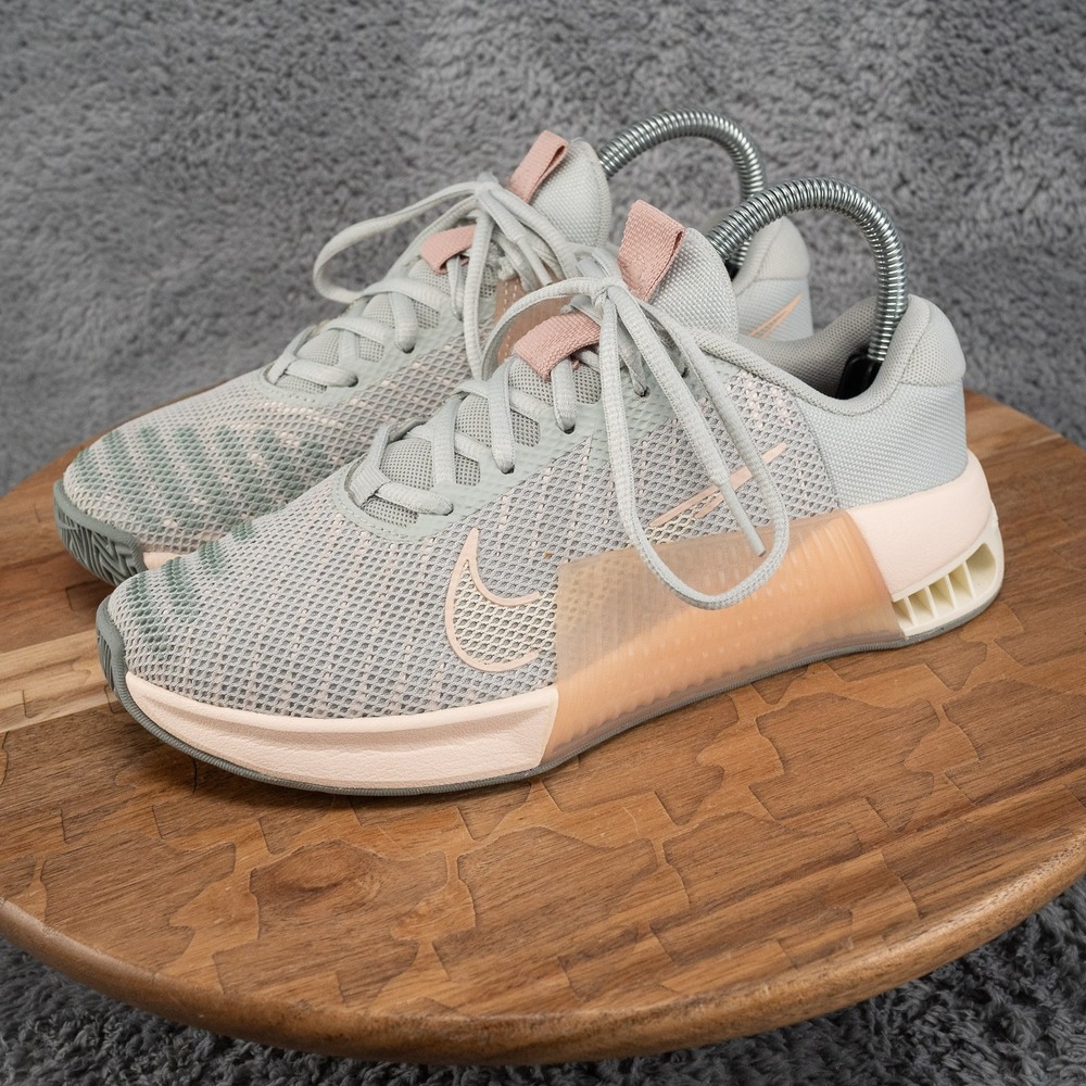 NIKE METCON 9 Women's Shoes Light Silver/Guava/Mica Green/Ivory US 7 - Picture 3 of 10